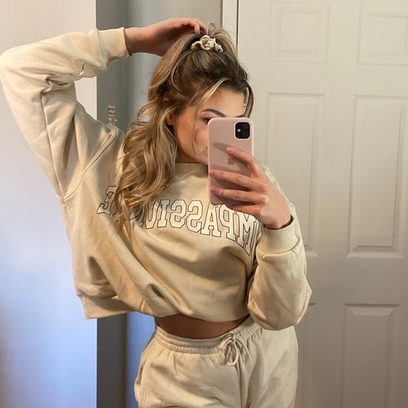 Meet Your Posher Brittany! - Picture 3 of 5